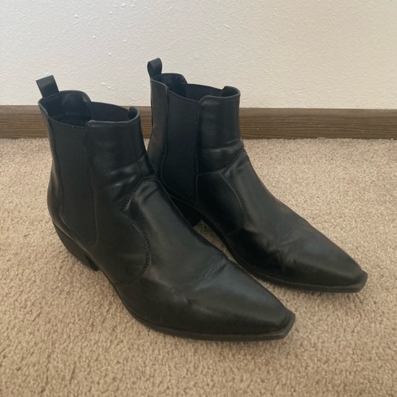 Black ASOS Western Chelsea Boots (stacked heel in black faux with angular sole) - Picture 2 of 6